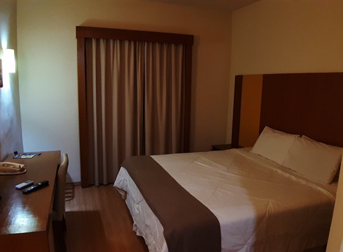 瑟吉尔大道酒店主图