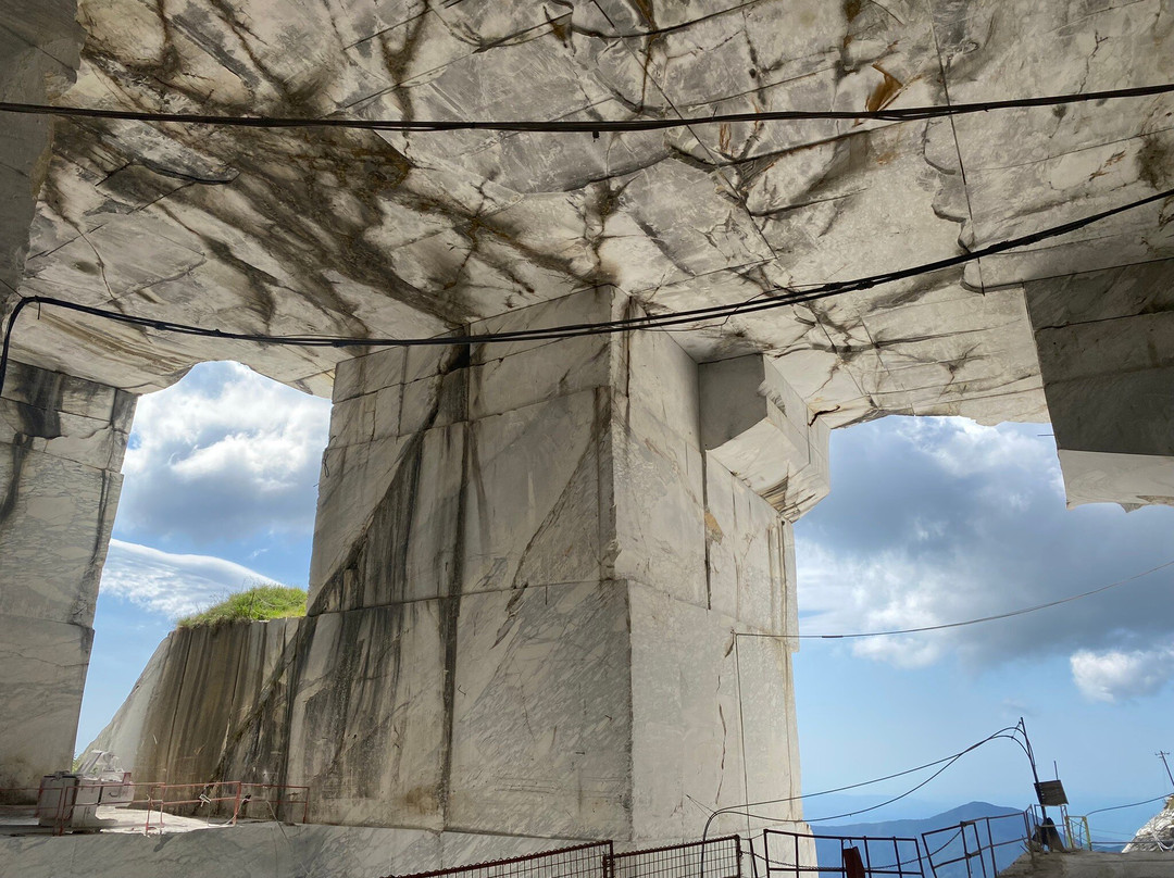 Cave Di Marmo Di Levigliani景点图片