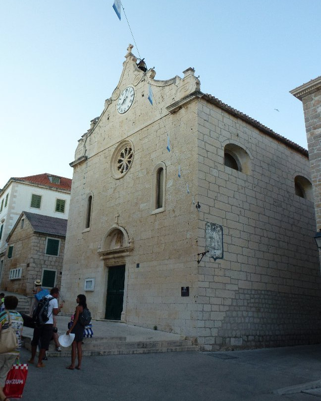 Zupna Crkva Gospe Od Karmela-波尔必去景点