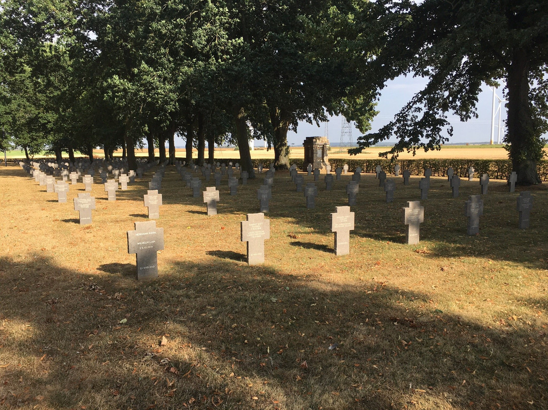 German war cemetery景点图片