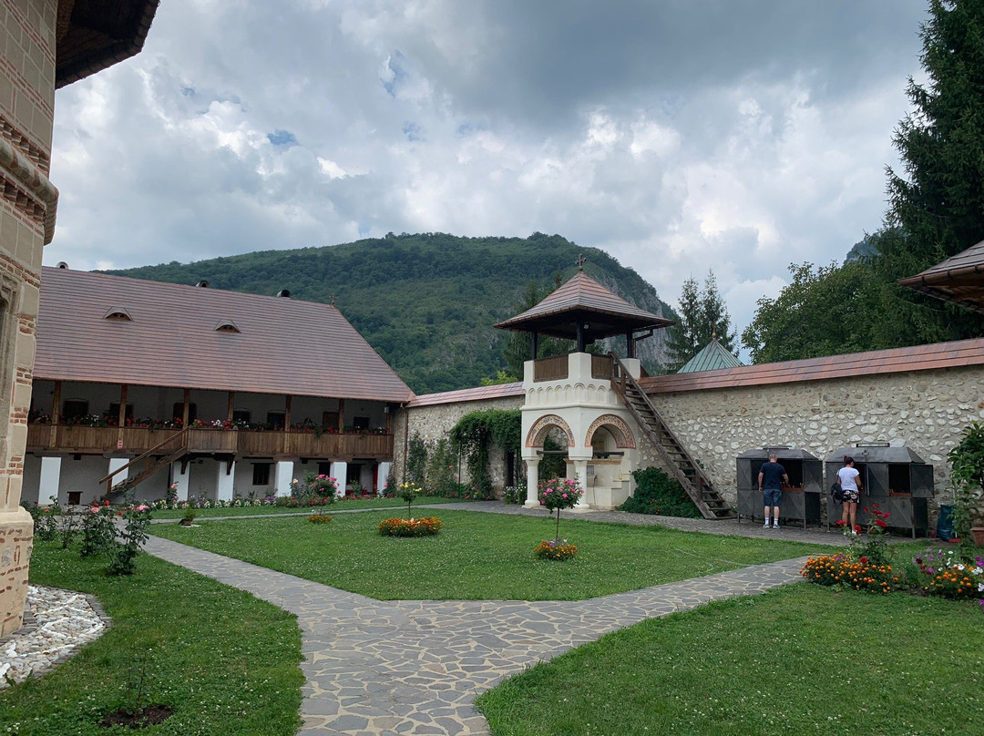 Polovragi Monastery-Polovragi必去景点