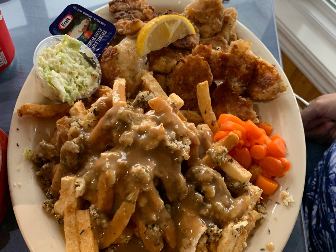 By The Sea Inn & Cafe主图