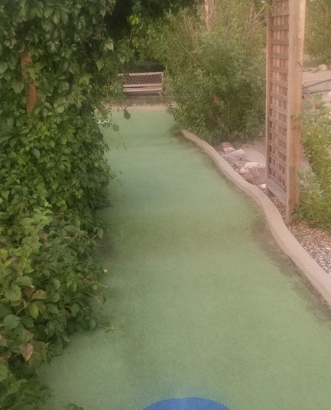 Hidden Valley Golf Resort-埃斯特万必去景点