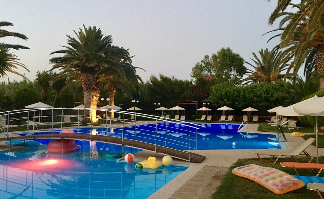 May Beach Hotel主图