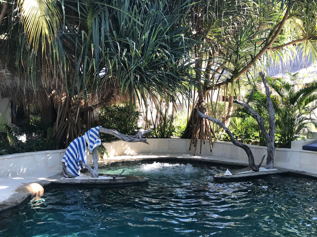 日出度假村主图