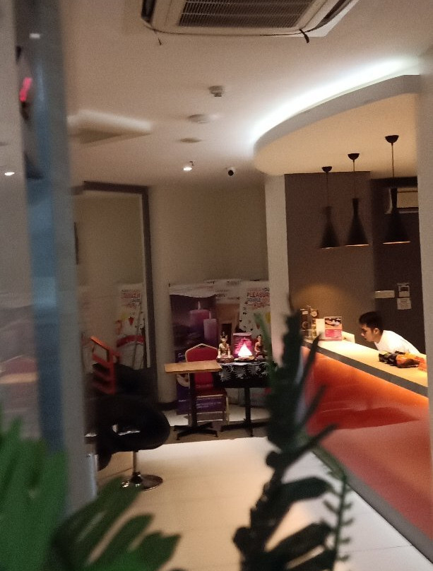 Front One Hotel Jayapura主图