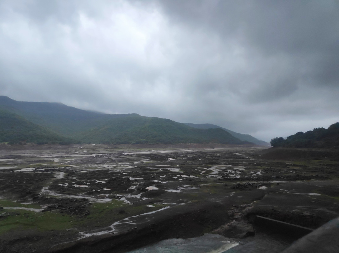 Varasgaon Dam景点图片