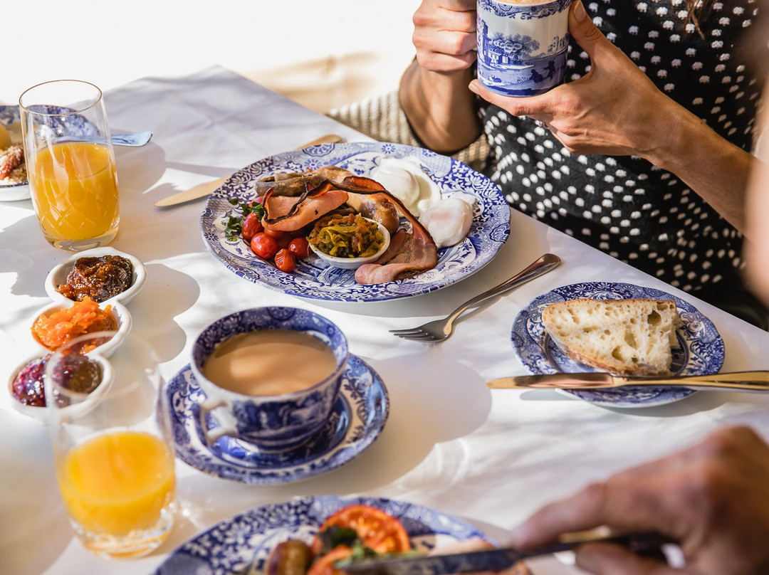 Capers Guest House主图