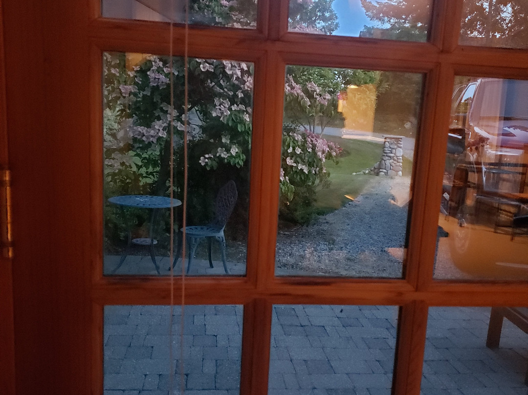 Loghouse at Halfmoon Bay主图