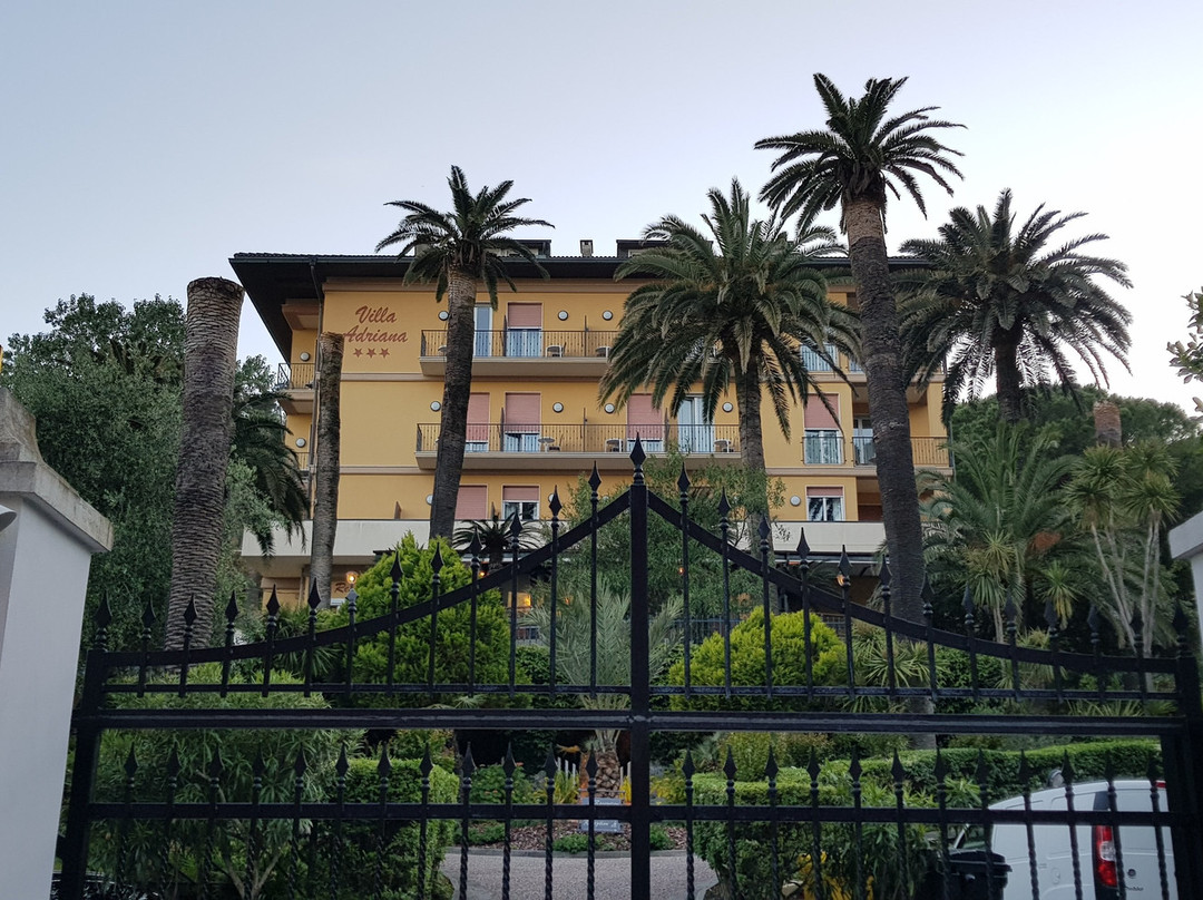 阿德里安娜别墅酒店主图