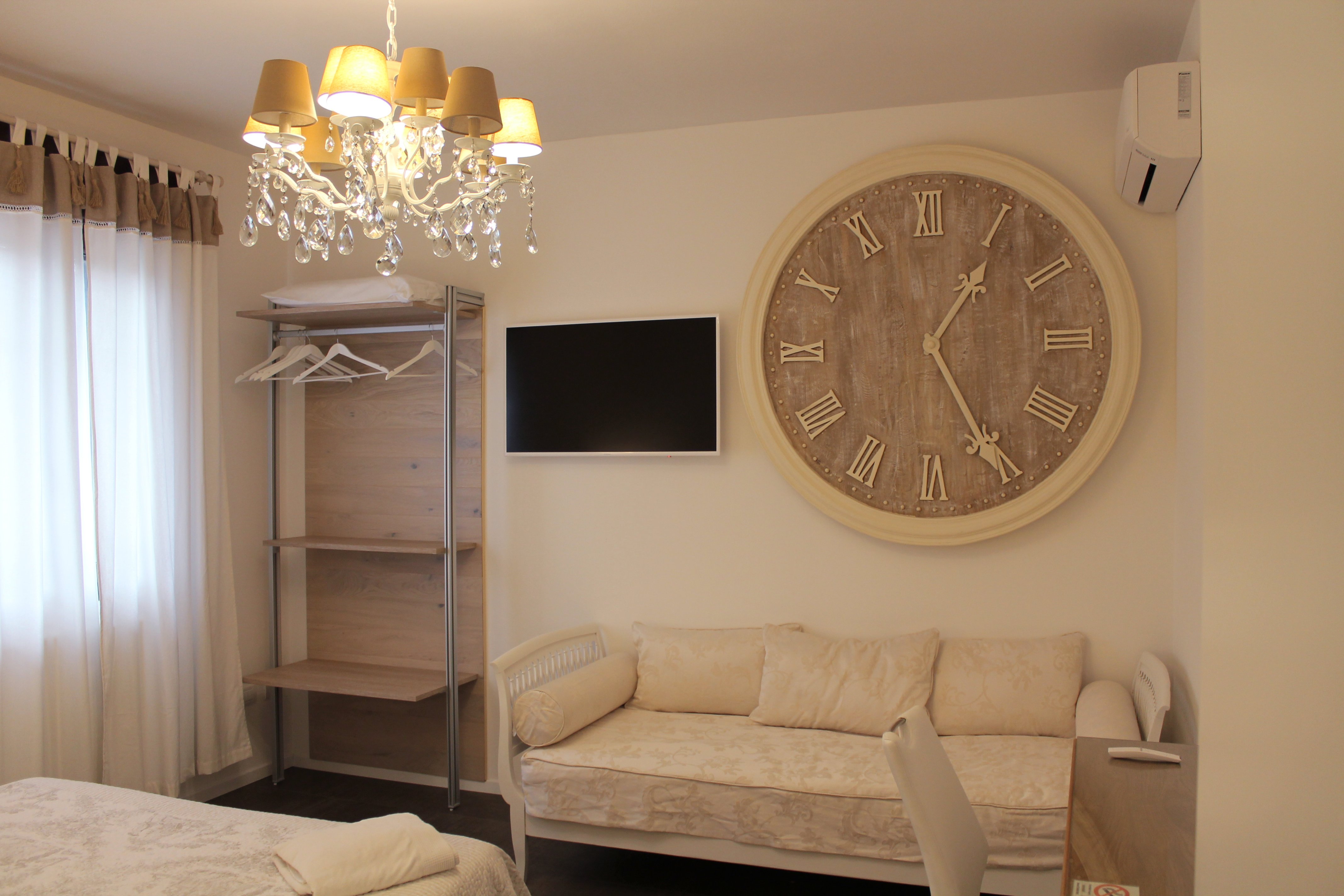 B&B Anna-官方
