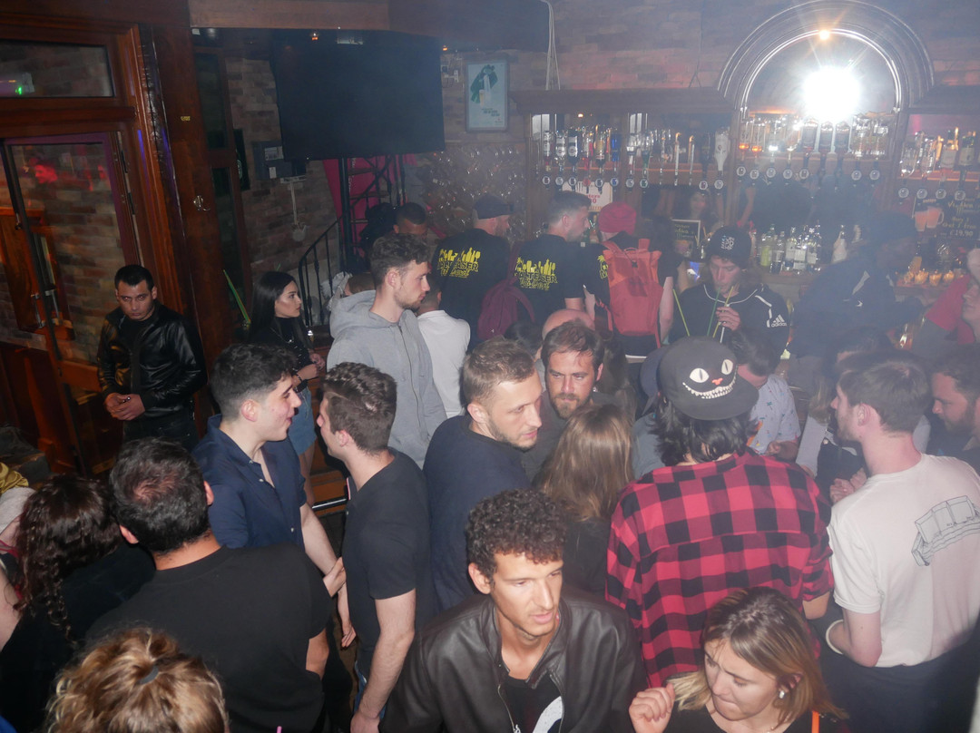 Malteaser Pub Crawl Malta-圣朱利安斯必去景点