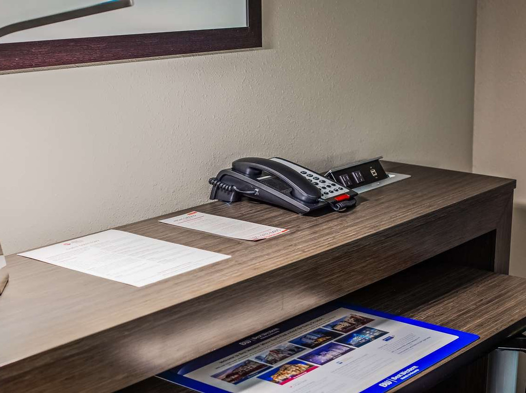 Best Western Plus Pasadena Inn & Suites主图