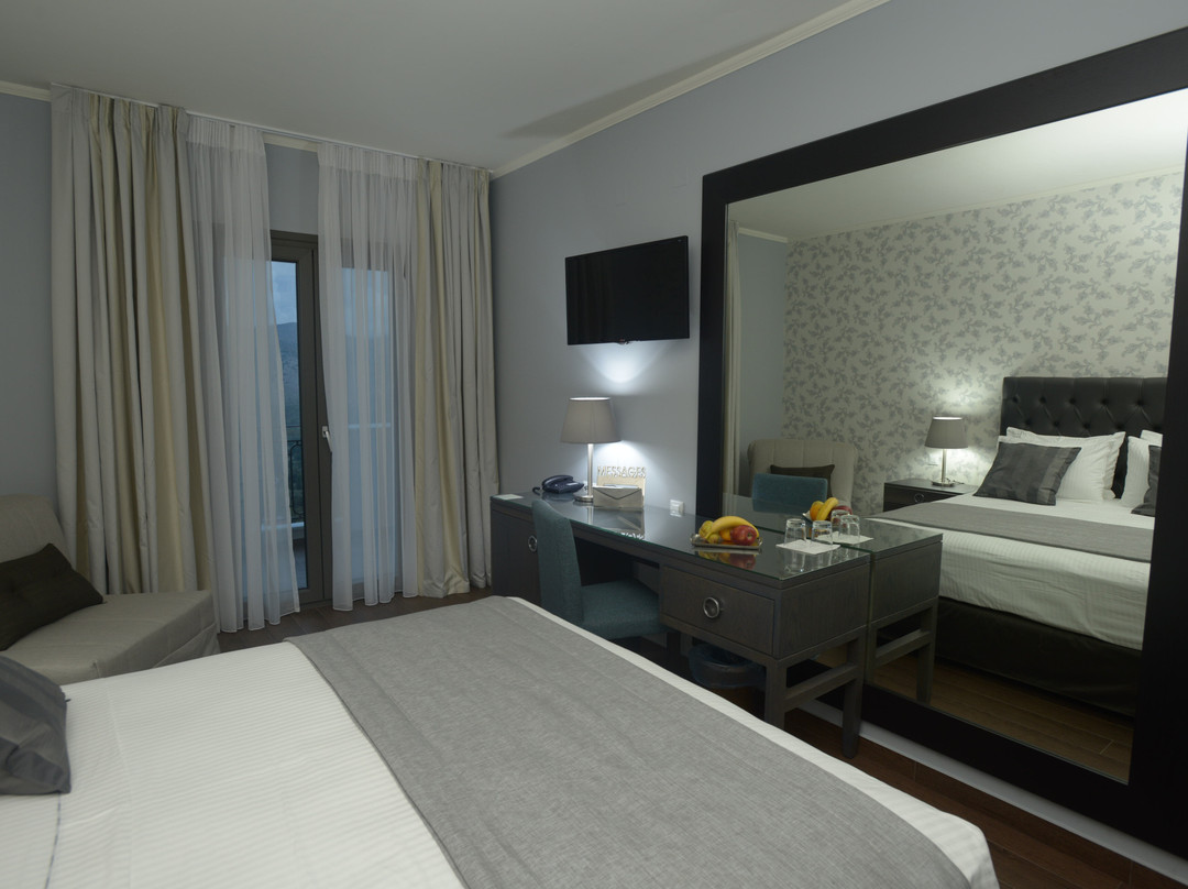 Theasis Hotel Paramythia主图