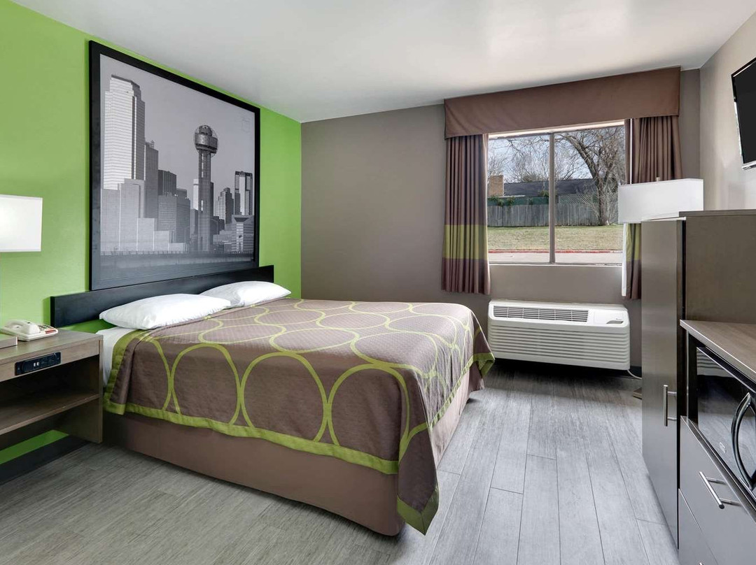 沃克西哈奇速8酒店主图