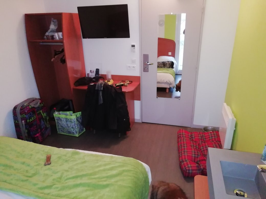 B Hotel Troyes Aéroport主图