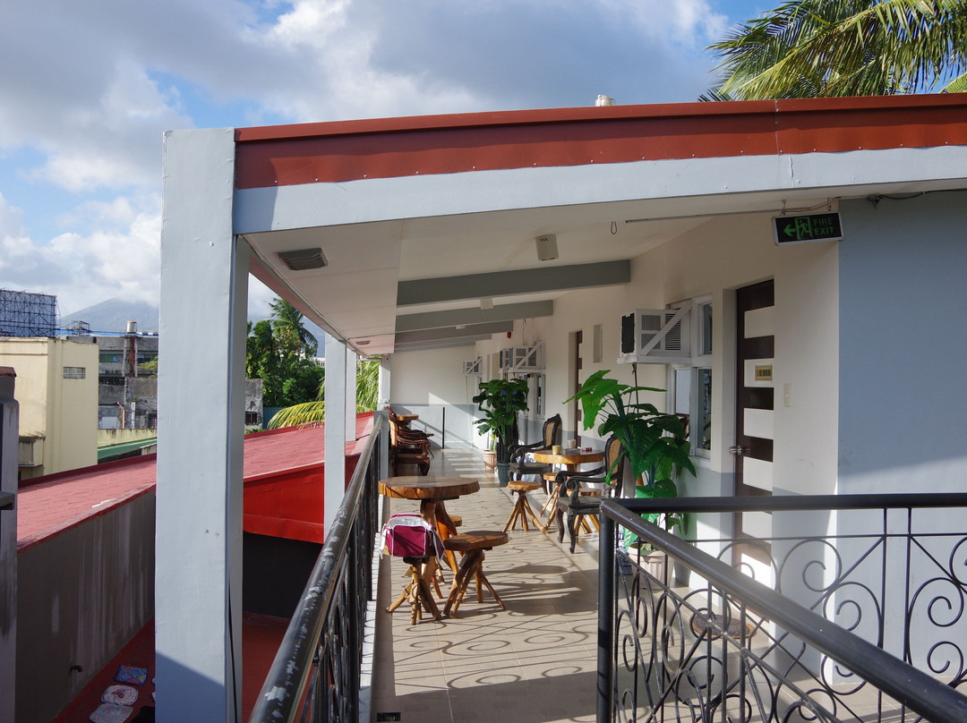 Third & Sean's Place主图