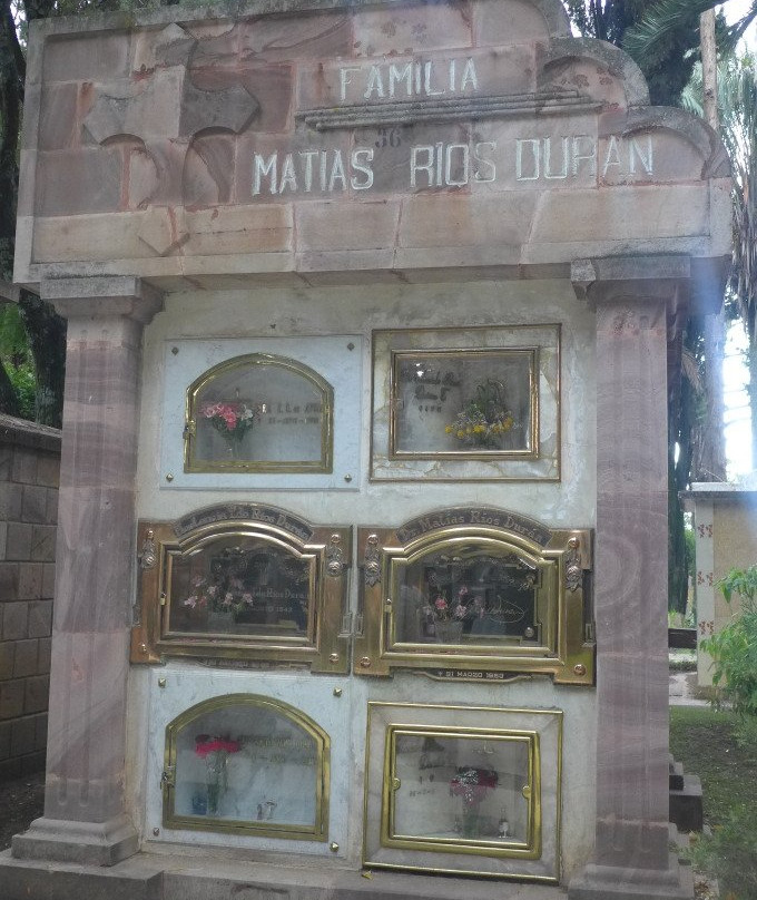 General Cemetery-苏克雷必去景点