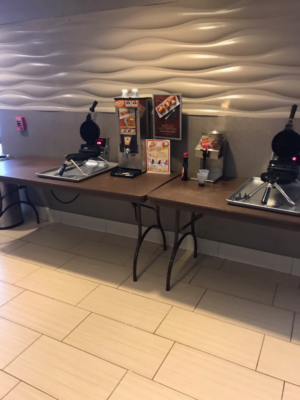 SpringHill Suites Cincinnati North/Forest Park-餐饮