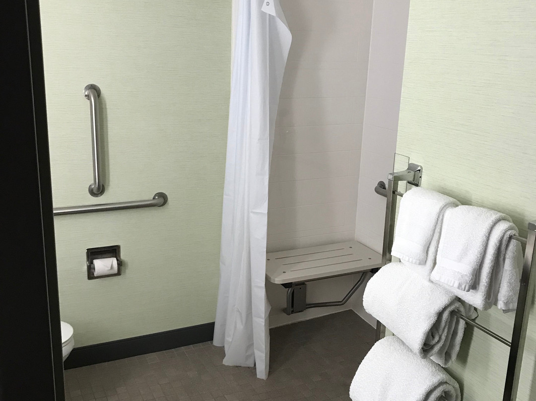 La Quinta Inn & Suites by Wyndham Orange County Airport主图