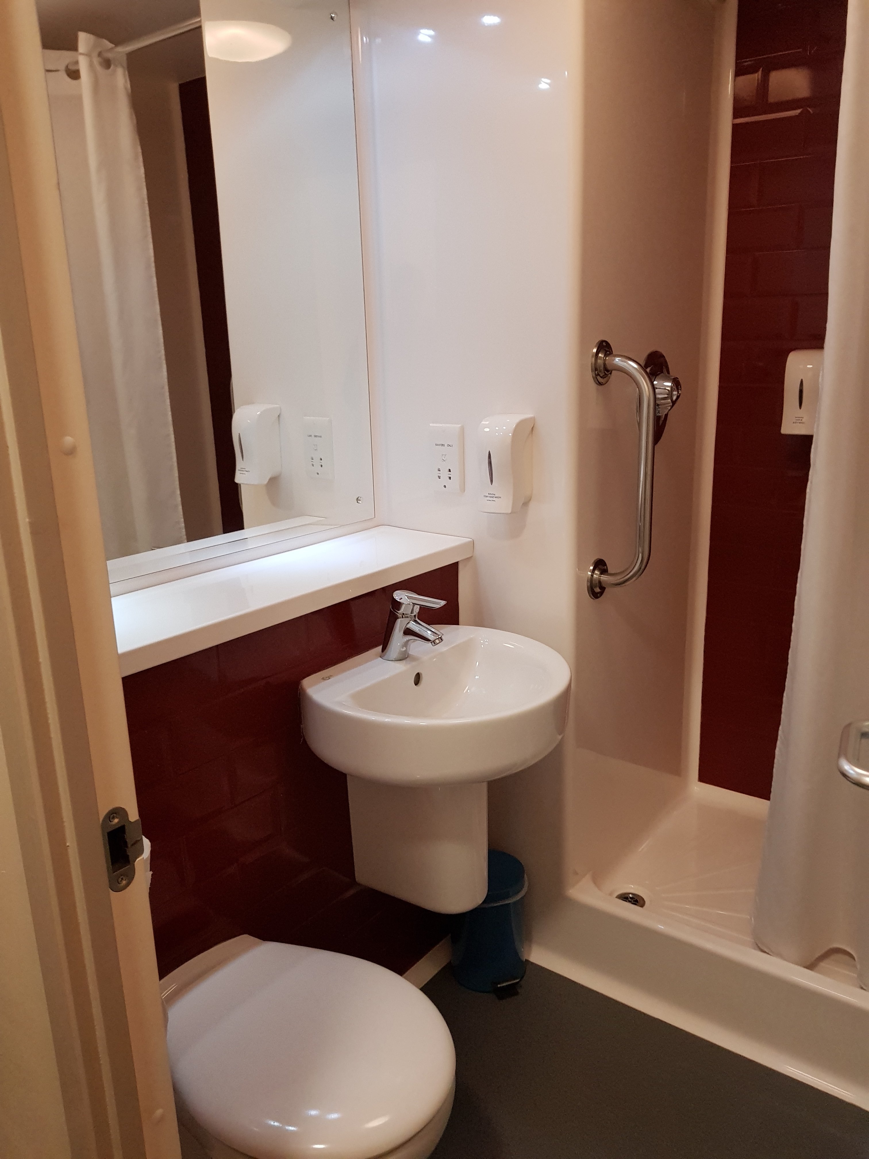 Travelodge Northwich Lostock Gralam-浴室