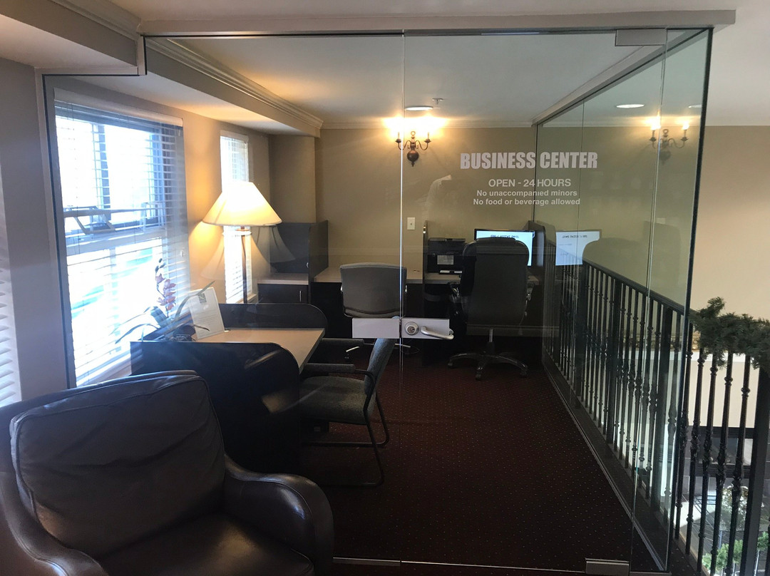 Clarion Hotel & Conference Centre主图
