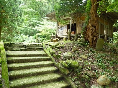 Sennindo - Sotokawa Shrine-户泽村必去景点