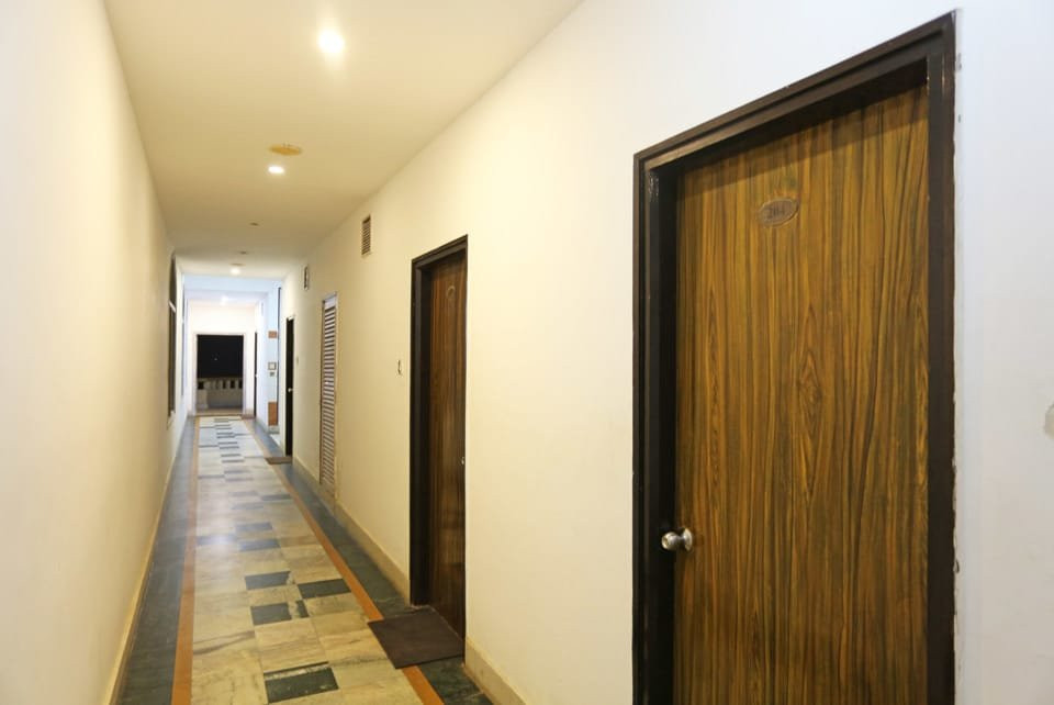 OYO 5879 Radha Damodar Residency主图