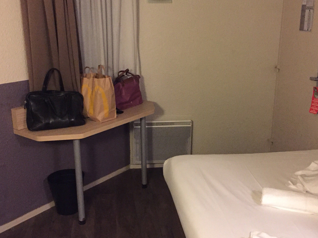 B Hotel Caen Mondeville主图