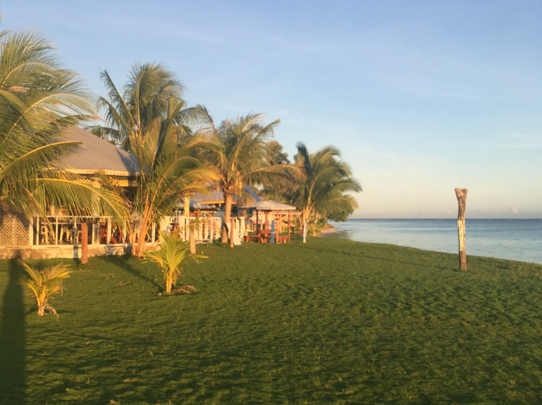 Janes Beach Fales主图