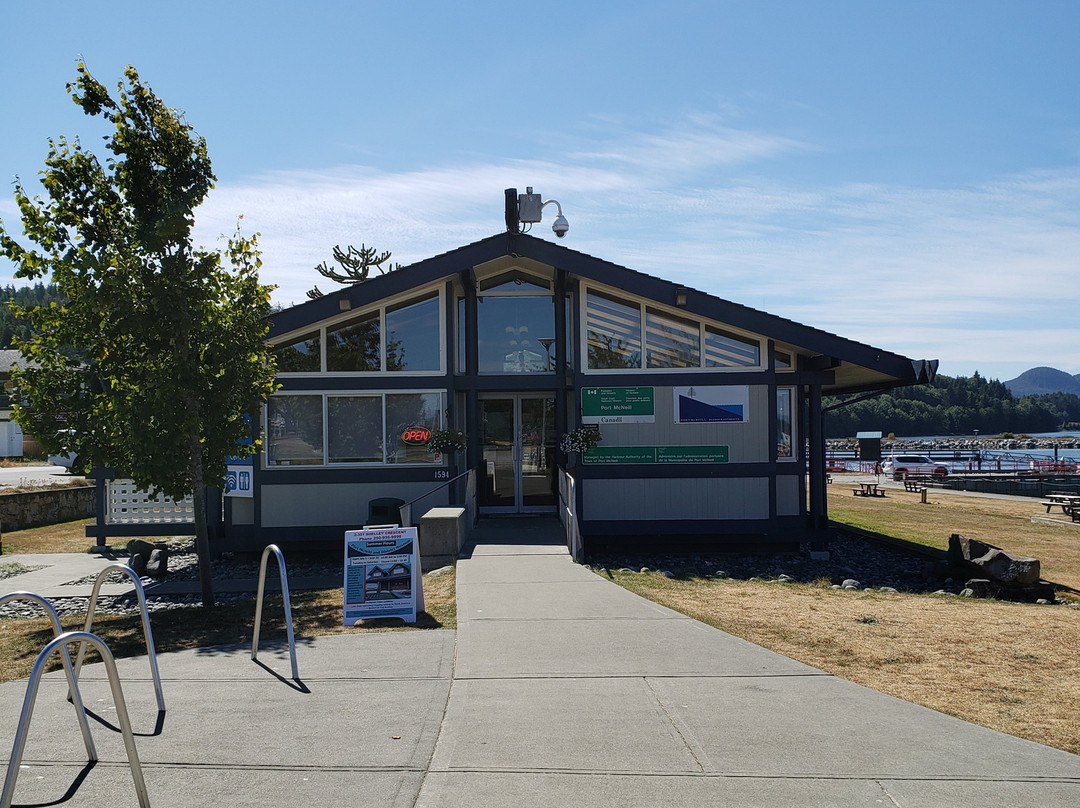 Port McNeill Harbour Authority景点图片