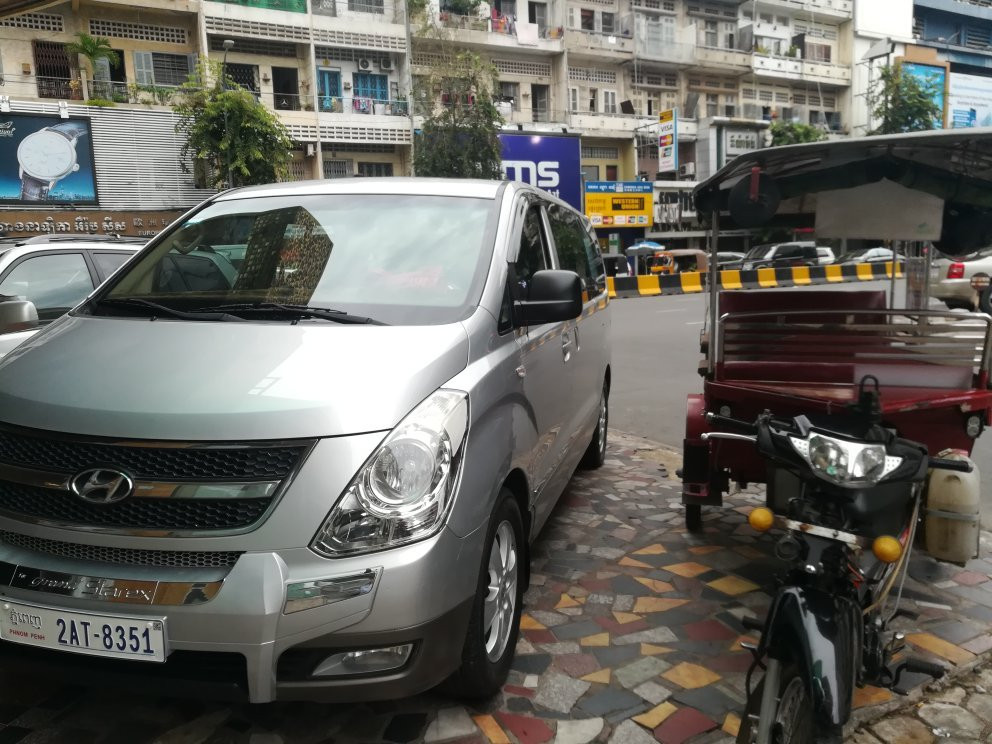 Sophun Tuk-tuk and Van-金边必去景点
