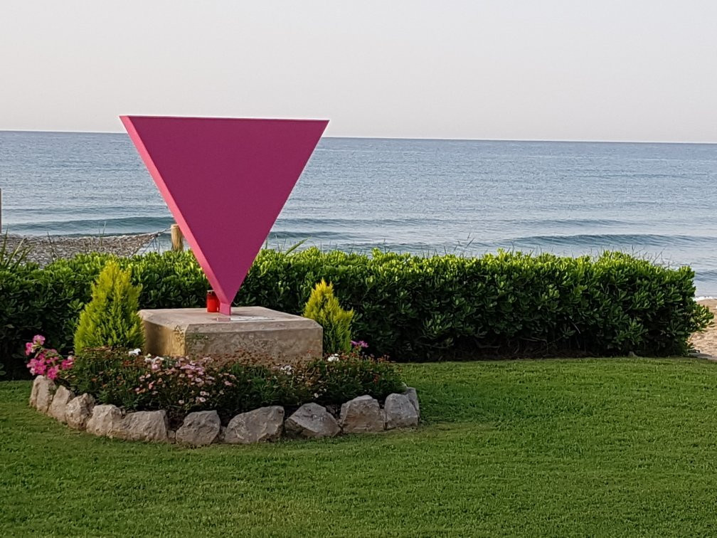 Pink Triangle Monument Against Homophobia-锡切斯必去景点
