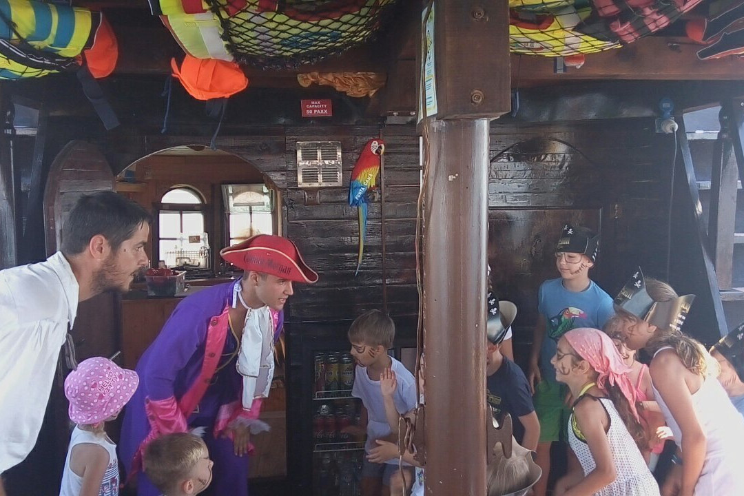 Black Sam Pirate Ship景点图片