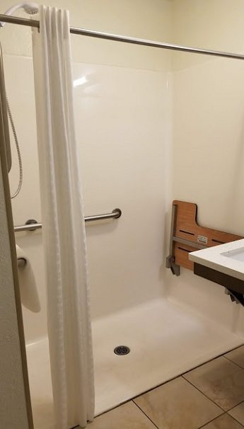 Candlewood Suites-West Springfield by IHG主图