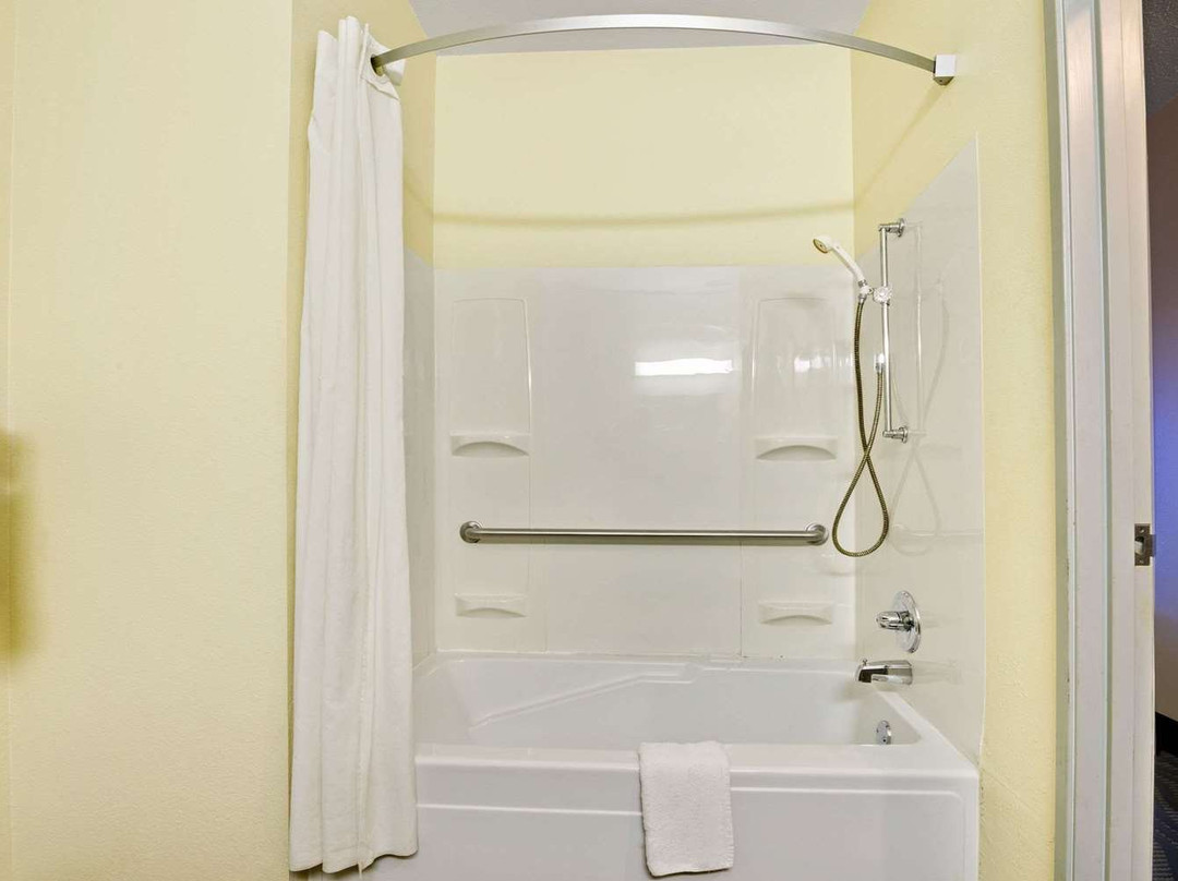 Super 8 By Wyndham Kokomo主图