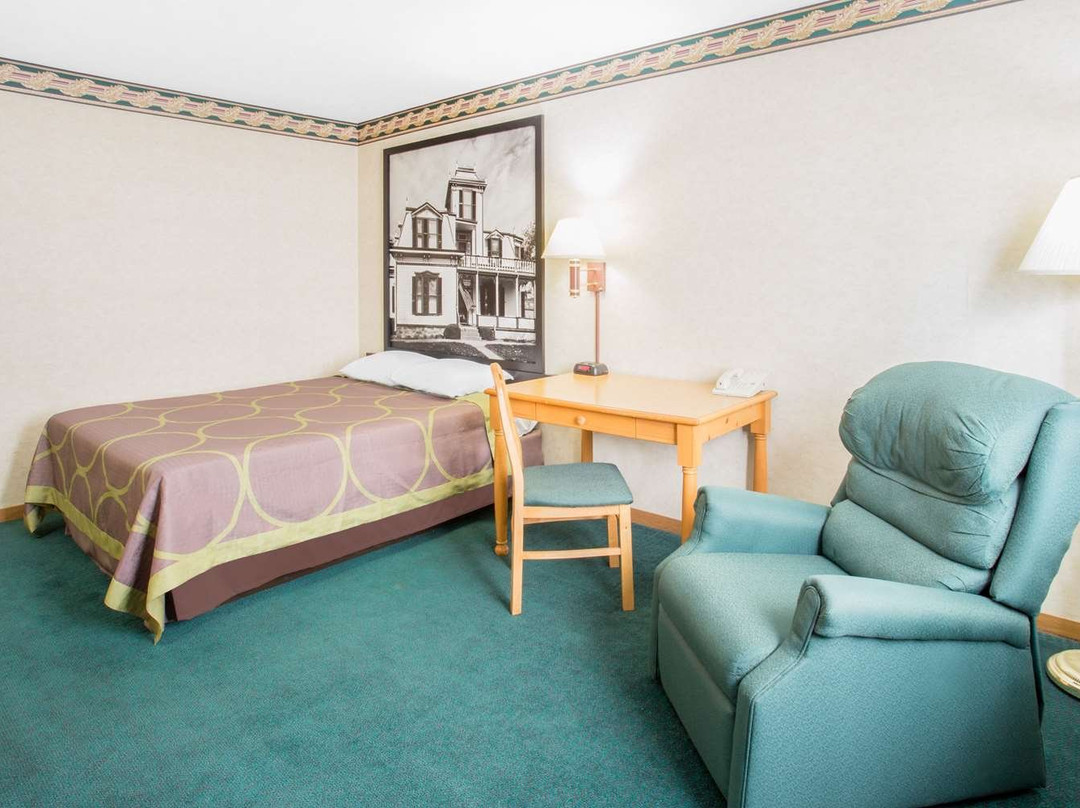 Burgundy Inn & Suites By OYO El Paso主图