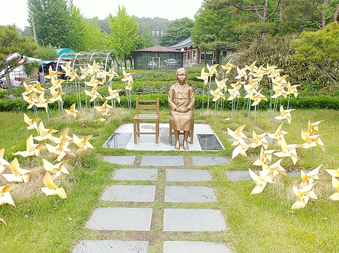 Statue of Peace-牙山市必去景点