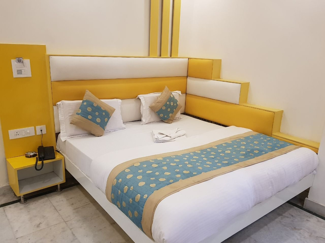 OYO 9821 Leo Click International主图