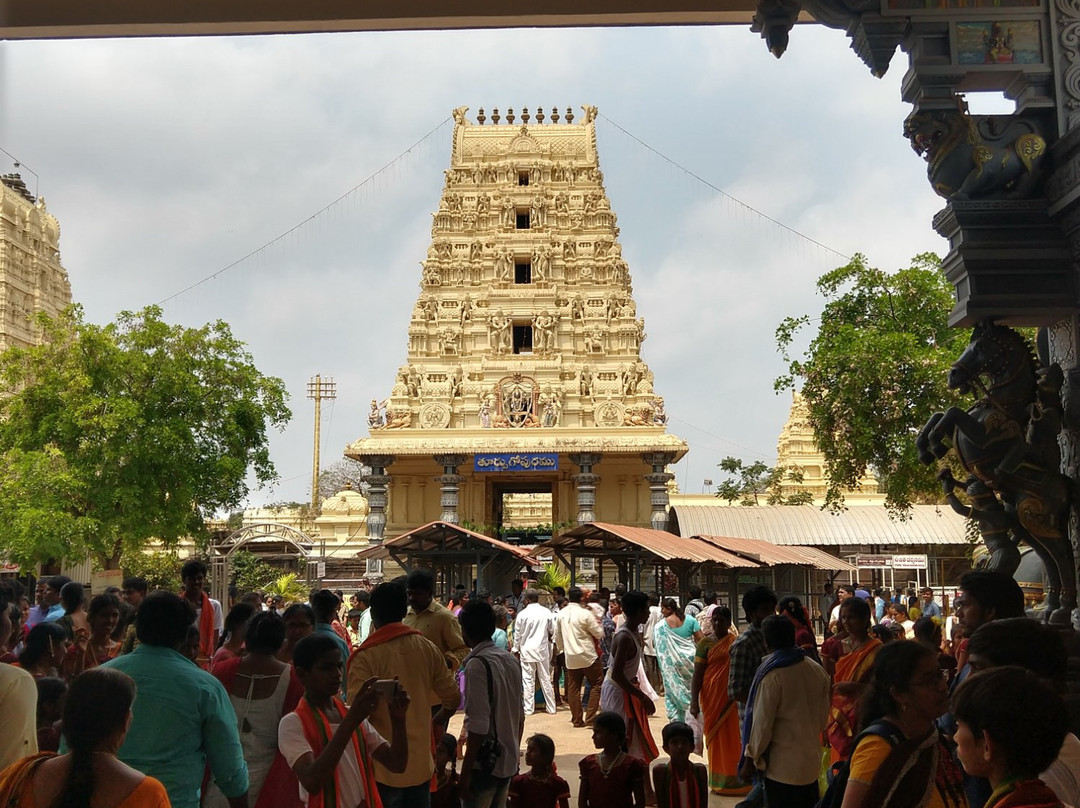 Dwaraka Tirumala Temple景点图片