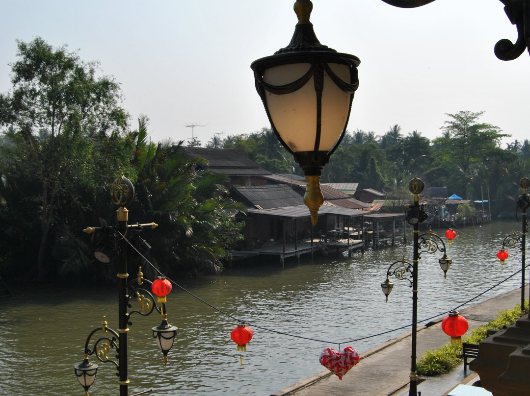 Chuchai Buri Sri Amphawa主图