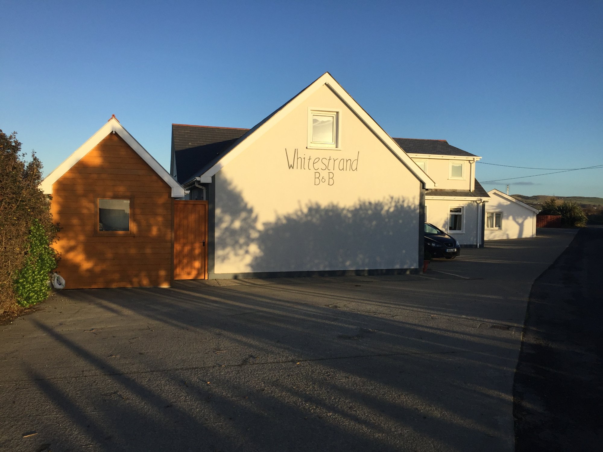 Whitestrand B&B-官方