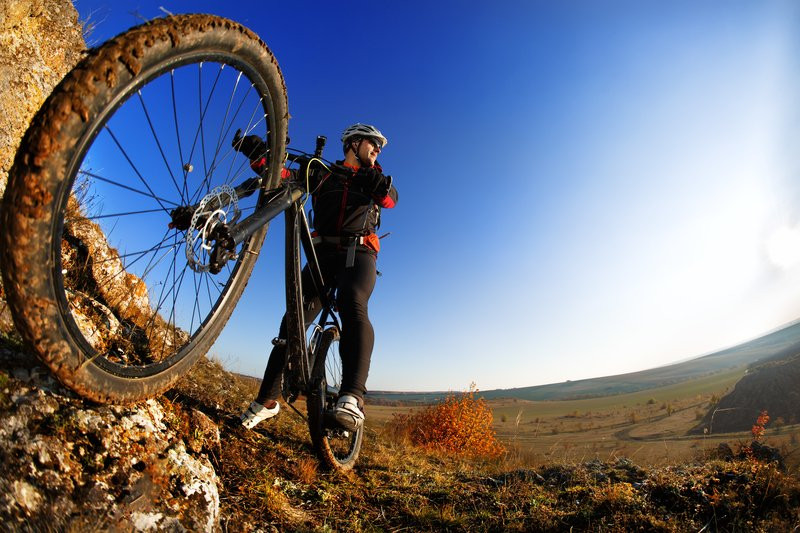 Explore by Bike-博德明必去景点