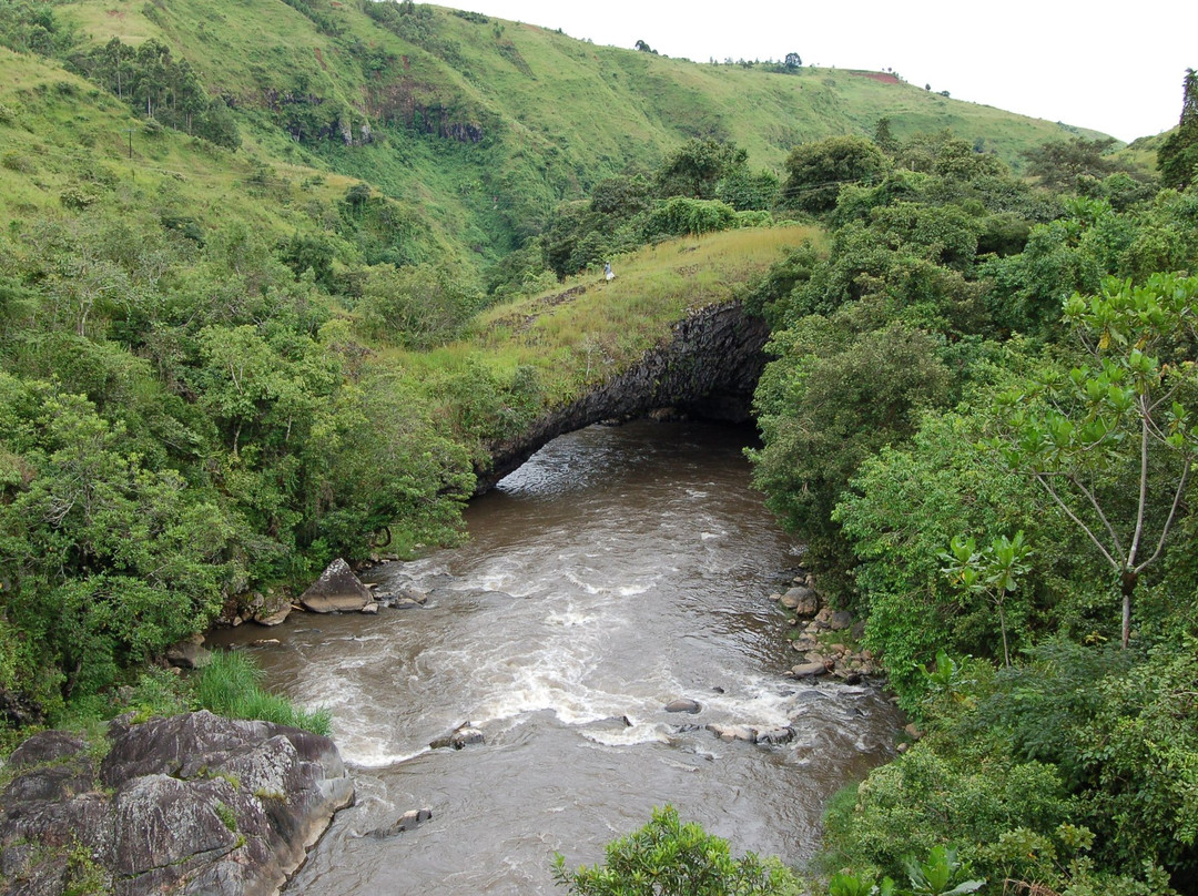 Daraja la Mungu-姆贝亚必去景点