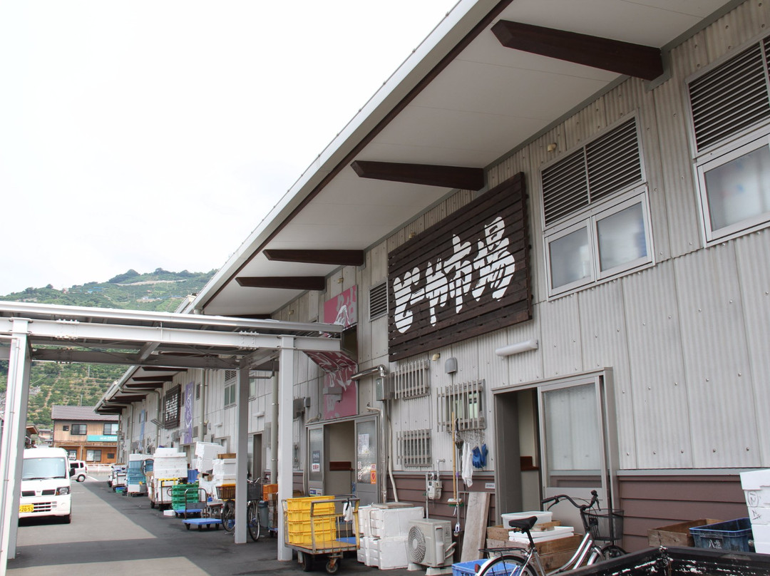 Michi-no-Eki Yawatahama Minatto-八幡滨市必去景点