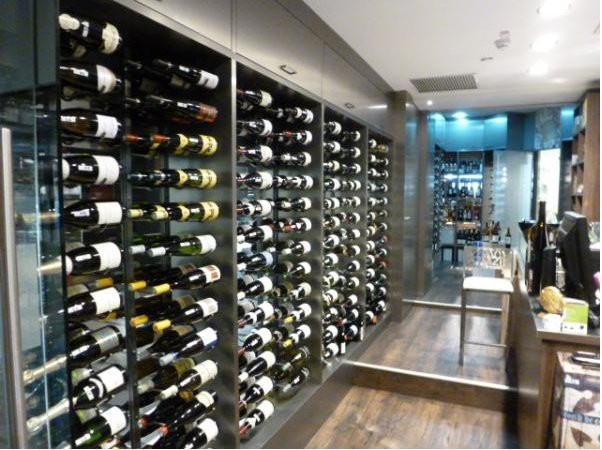 Plaisirs du Vin Barcelona-奥斯皮塔莱特德略夫雷加特区必去景点