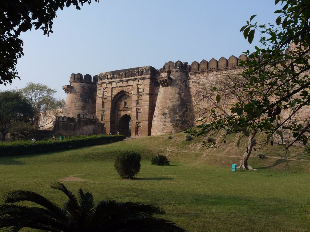 Shahi Qila-江布尔必去景点