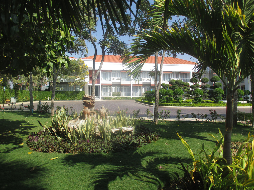 The Regency Hotel主图
