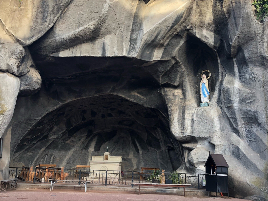 Réplique de la Grotte de Lourdes景点图片