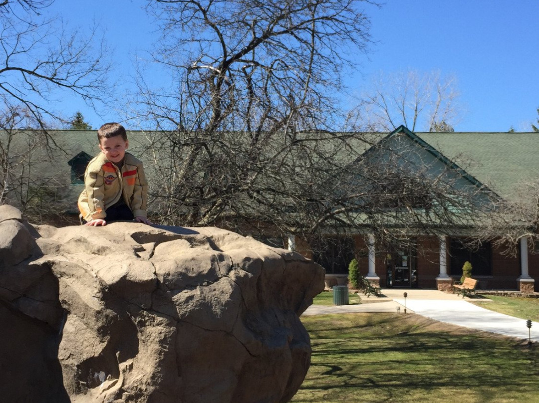 Stage Nature Center-特洛伊必去景点